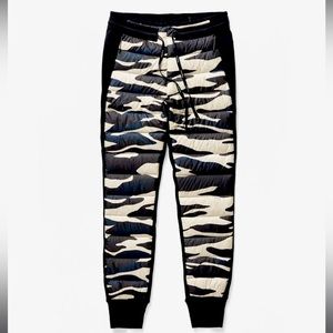NWT HOLDEN HYBRID DOWN JOGGER - ZEBRA Size M Retail $280.00
